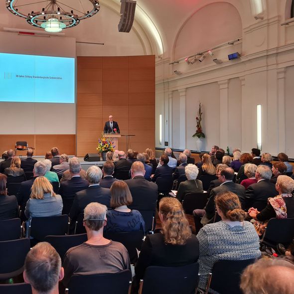 Festakt zum 30-jährigen Bestehen der Stiftung Brandenburgische Gedenkstätten in der Potsdamer Staatskanzlei (© SBG) Festakt zum 30-jährigen Bestehen der Stiftung Brandenburgische Gedenkstätten in der Potsdamer Staatskanzlei (© SBG)